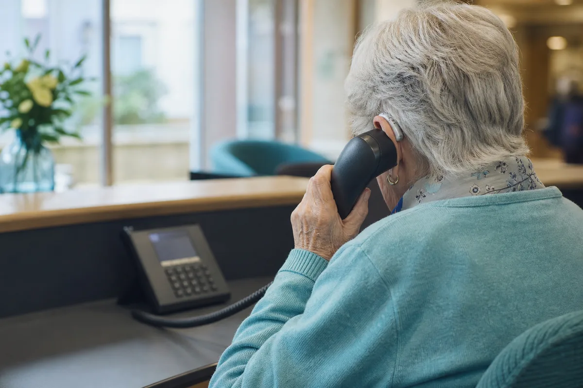 Patients âgés et accueil automatisé : ce qui marche, ce qui bloque
